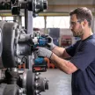 Bosch akkus ütvecsavarozó GDS 18V-1400 18V alapgép – kofferben