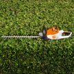 STIHL HSA 50 akkus sövénynyíró AK rendszer 36V AK 10 akkumulátorral és AL 101 töltővel, 50cm