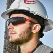Milwaukee Sötétített védőszemüveg