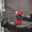 Milwaukee akkus kompakt 1/4" ütvecsavarozó M18 BLIDRC-202B 18V 2x2,0 Ah szerszámtáskában