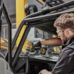 Dewalt akkus cserélhető tokmányos fúrócsavarozó DCD703L2T-QW 12V 2x3,0 Ah