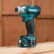 Makita ütvecsavarbehajtó DTD156Z 1/4", 18V LXT Li-Ion 155Nm, Z alapgép