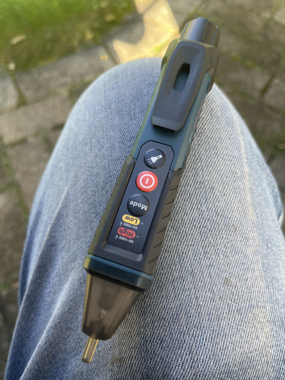   Bosch érintés nélküli feszültségkereső GVD 1000-17, CAT IV 1000 V
