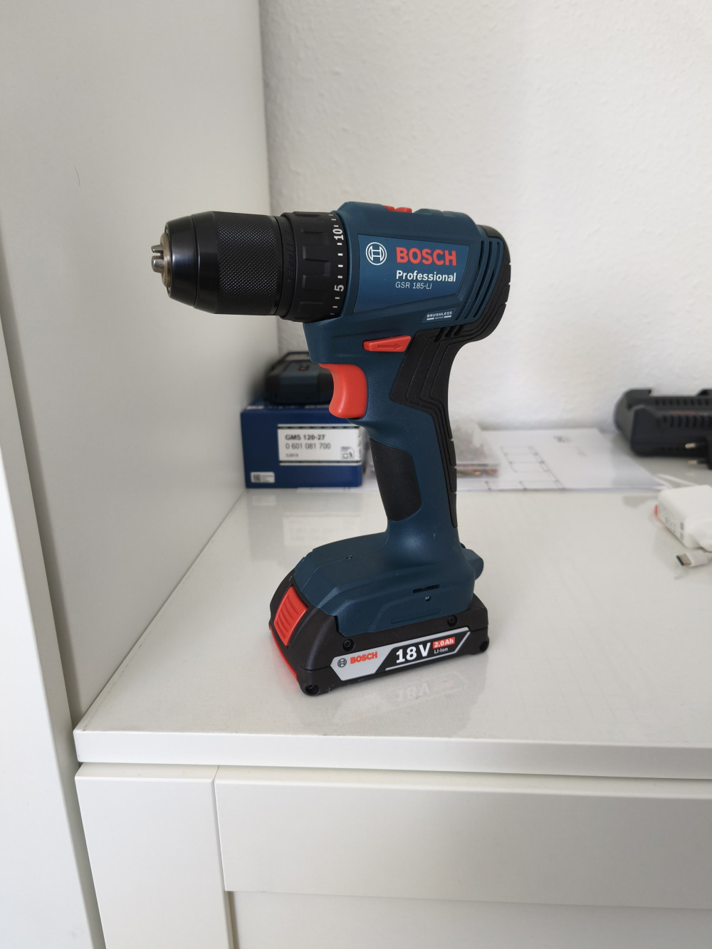   Bosch akkus fúrócsavarozó 18V GSR 185-LI 1x2,0Ah + GAL 18V-20 kofferben
