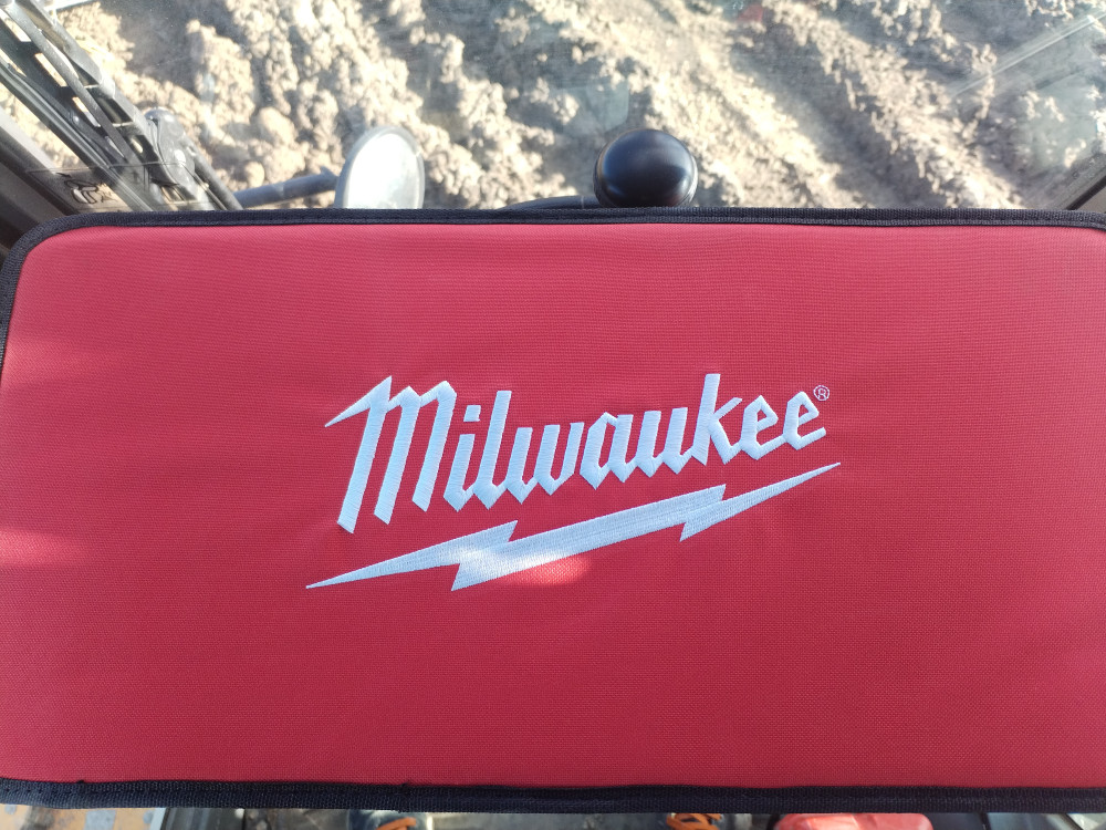 Milwaukee akkus zsírzópisztoly M12 GG-401B 12V 4,0Ah
