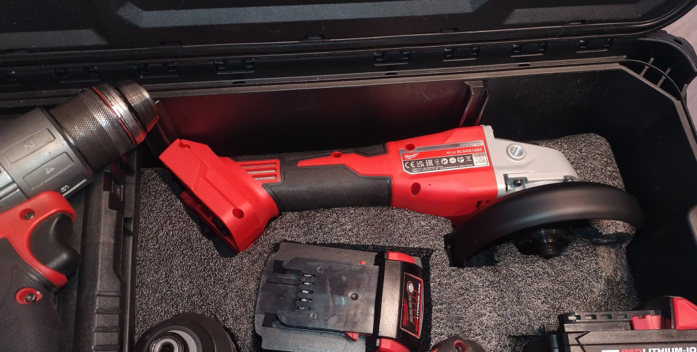   Milwaukee sarokcsiszoló hosszú alsó kapcsolóval M18 BLSAG125XPD-0 18V alapgép
