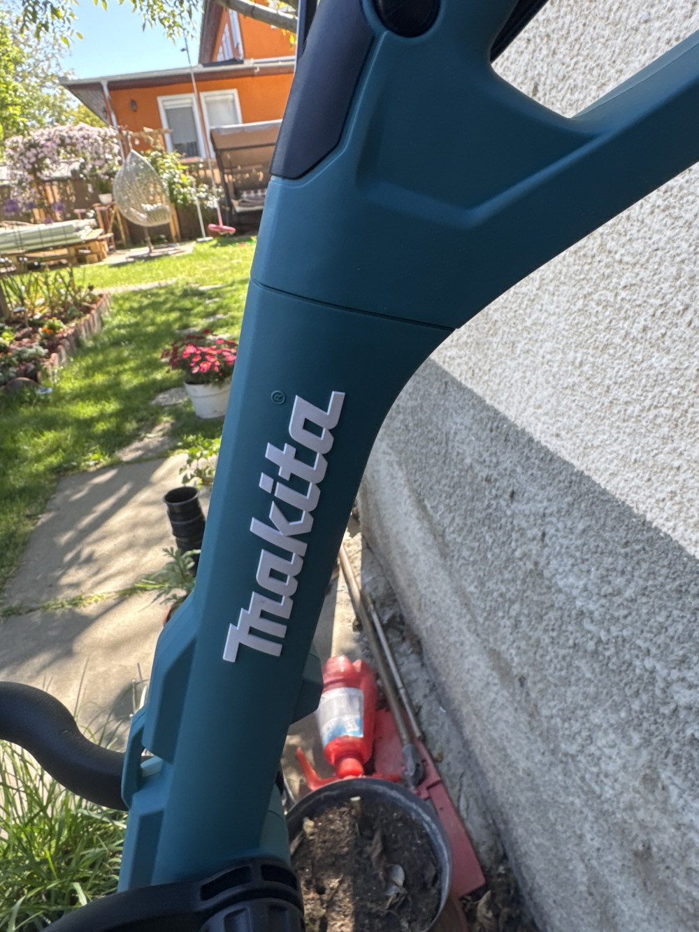   Makita akkus szegélynyíró DUR193Z 18V, LXT XPT, Li-ion alapgép
