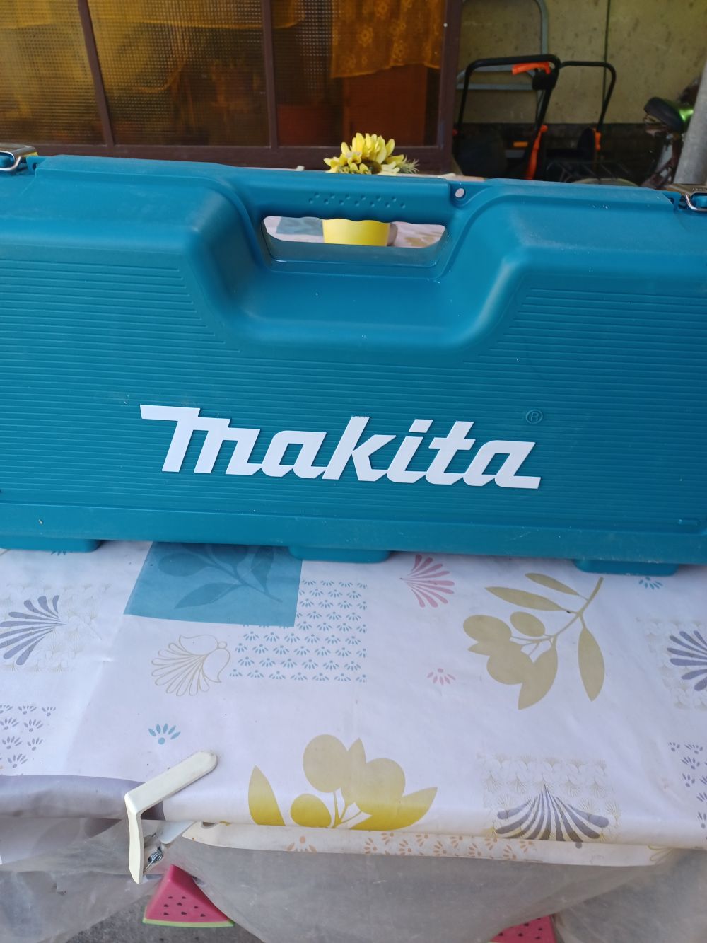 Makita sarokcsiszoló GA9020RFK 2200W, 230mm
