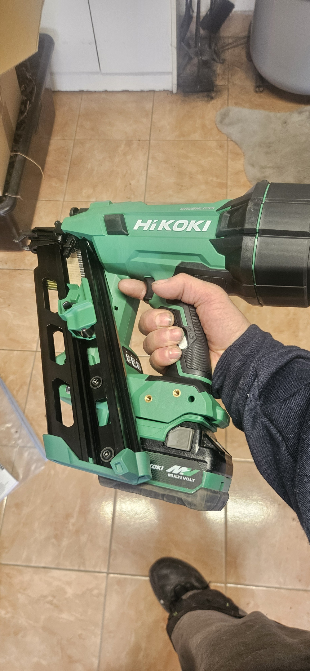   Hikoki akkus szögbelövő alapgép, NR1890DCAW9Z 18V, 30°– 34°
